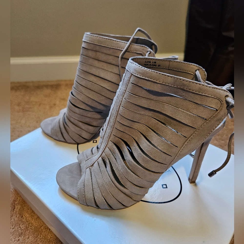 Steve Madden ALAYNA TAUPE SUEDE Heels